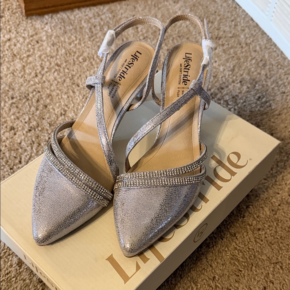 Life Stride Silver Women's Shoes heels size 6